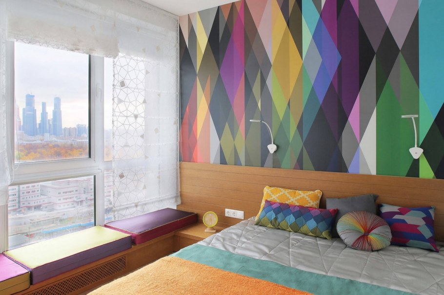 Разноцветная стена