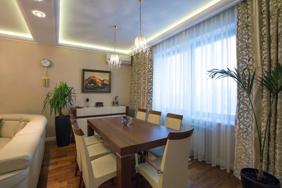 Зал с обеденной зоной