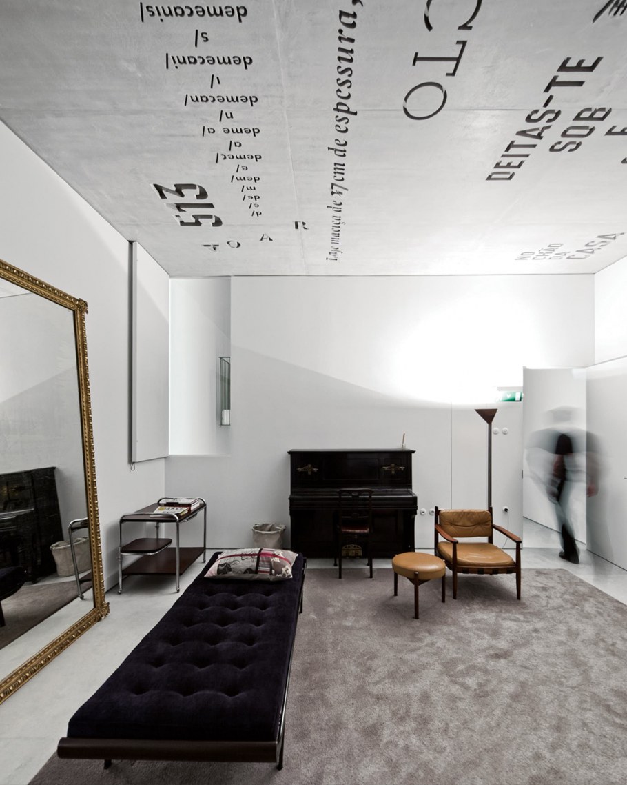 Типографика в интерьере