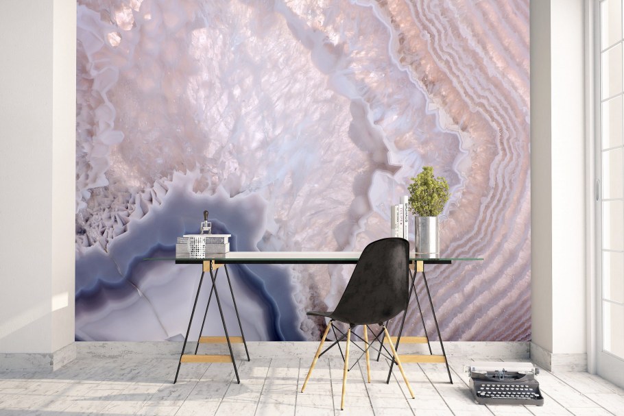 Розовый интерьер современный