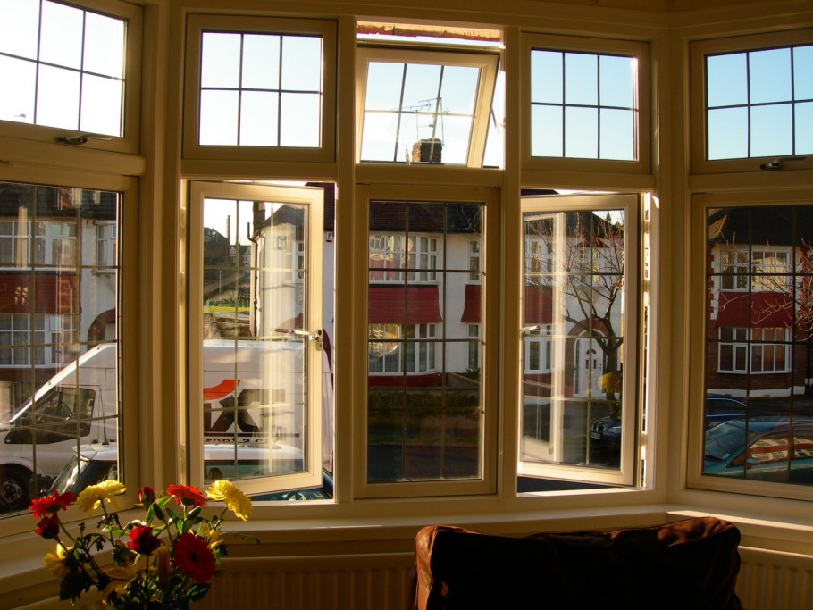 Дом с витринными окнами