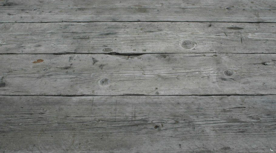 Старые серые доски