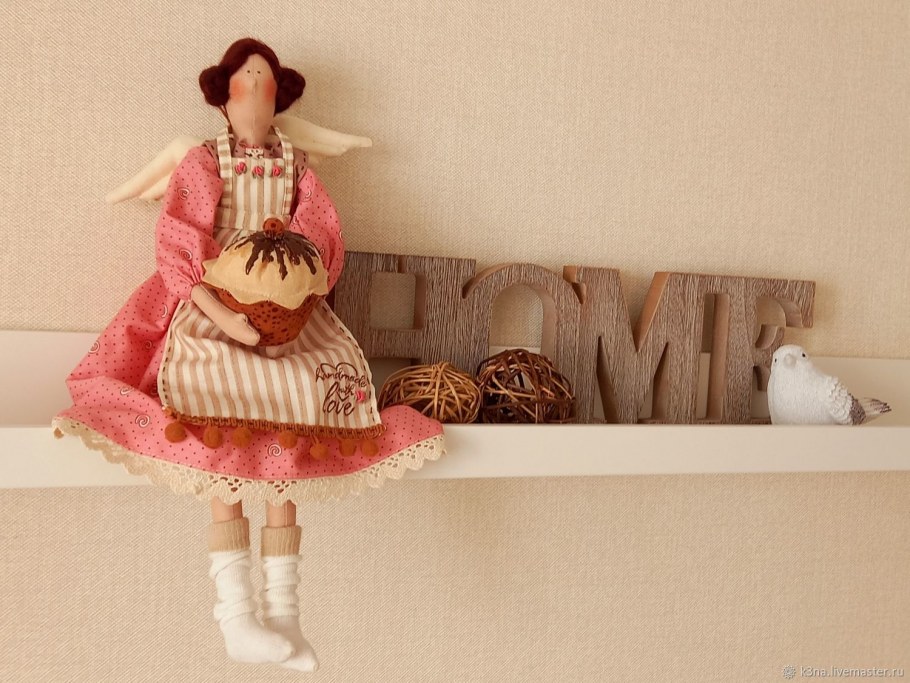 Интерьерная кукла в интерьере