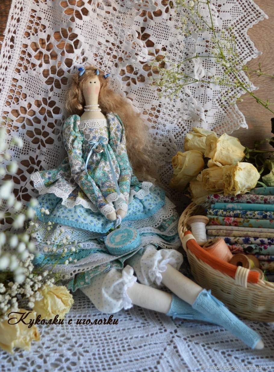 Брошь кукла Тильда