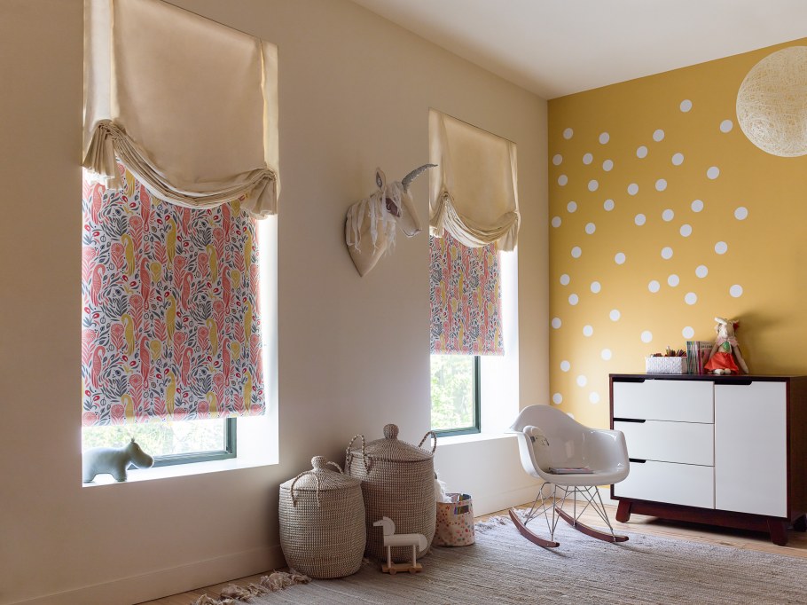 Римские шторы в интерьере детской