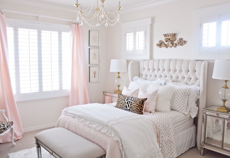 Спальня в нежно розовых тонах