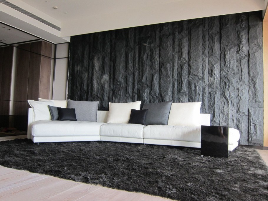 Имитация скалы на стене