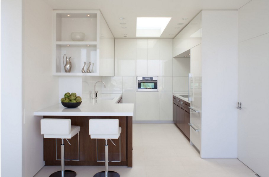 Белая кухня 6 кв.м