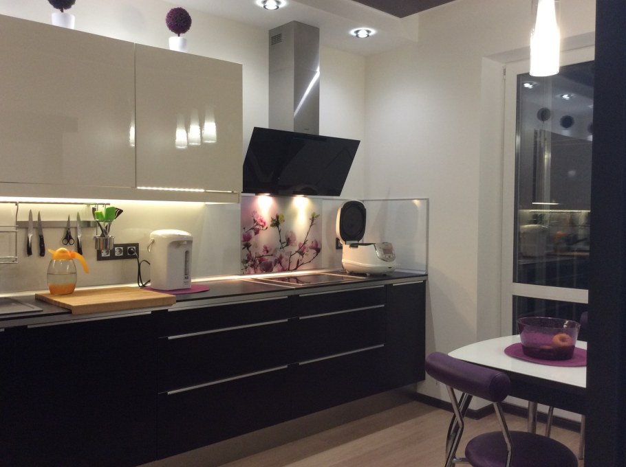 Стеклянный фартук для кухни