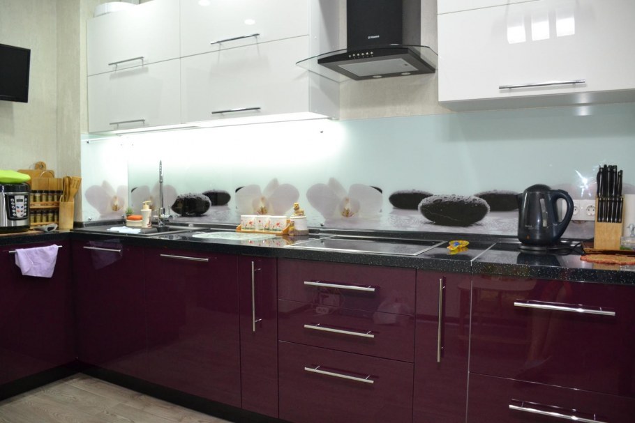 Интерьер угловой кухни