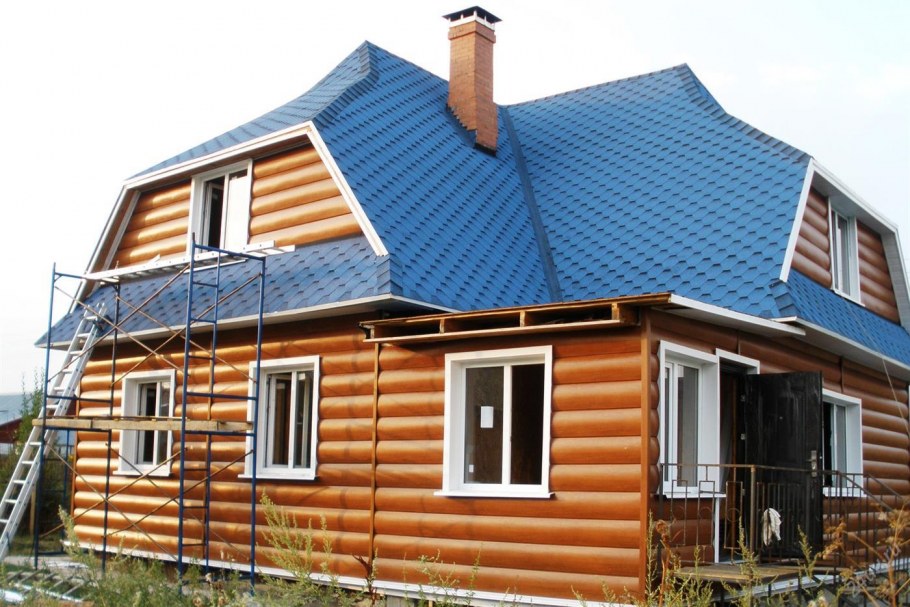 Сайдинг под синюю крышу