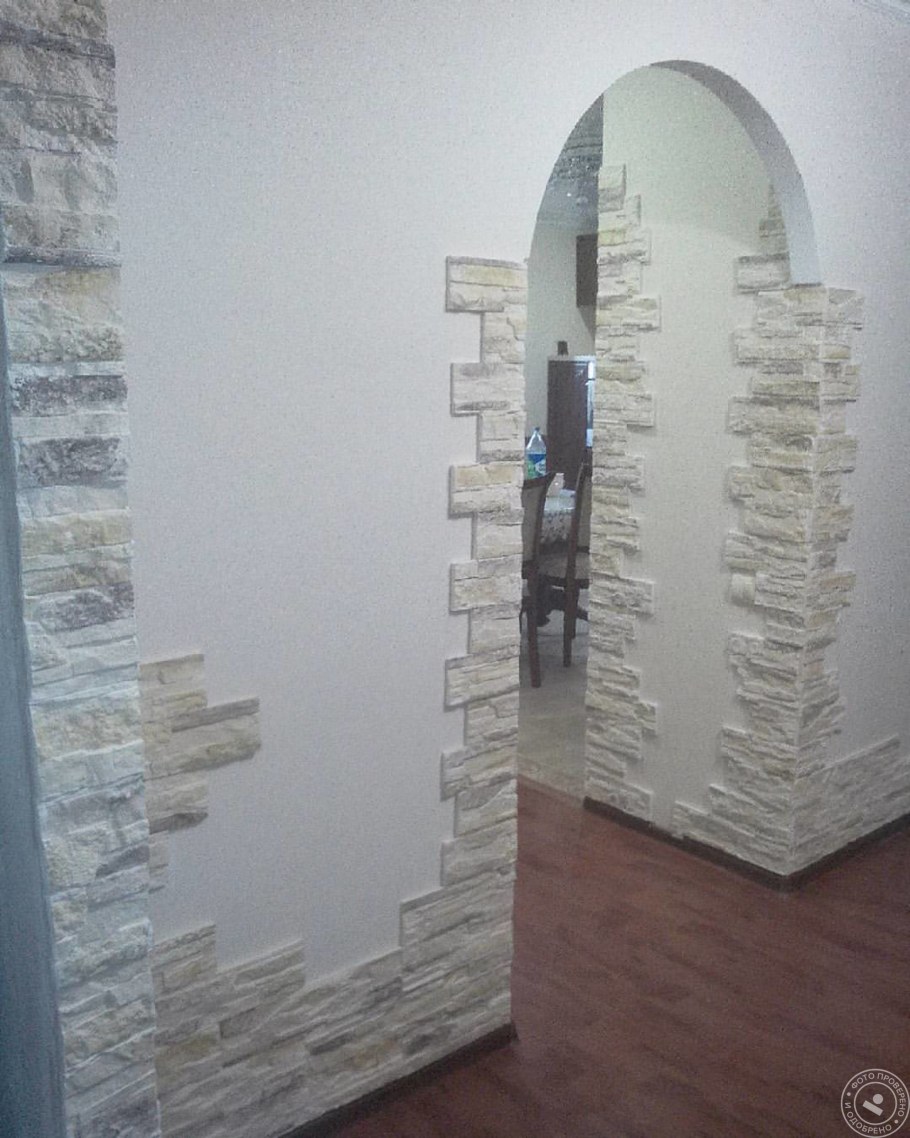 Отделка арки кирпичиками