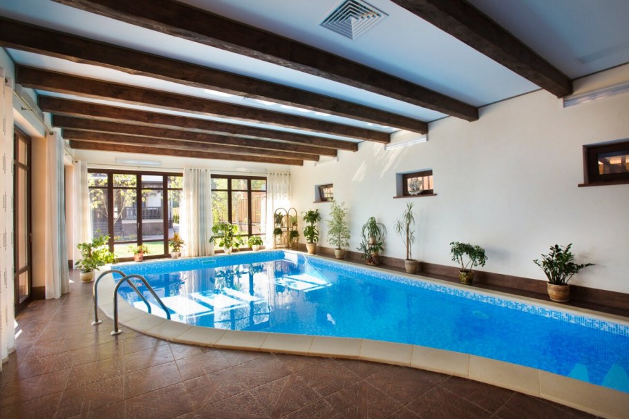 Бассейн в частном доме