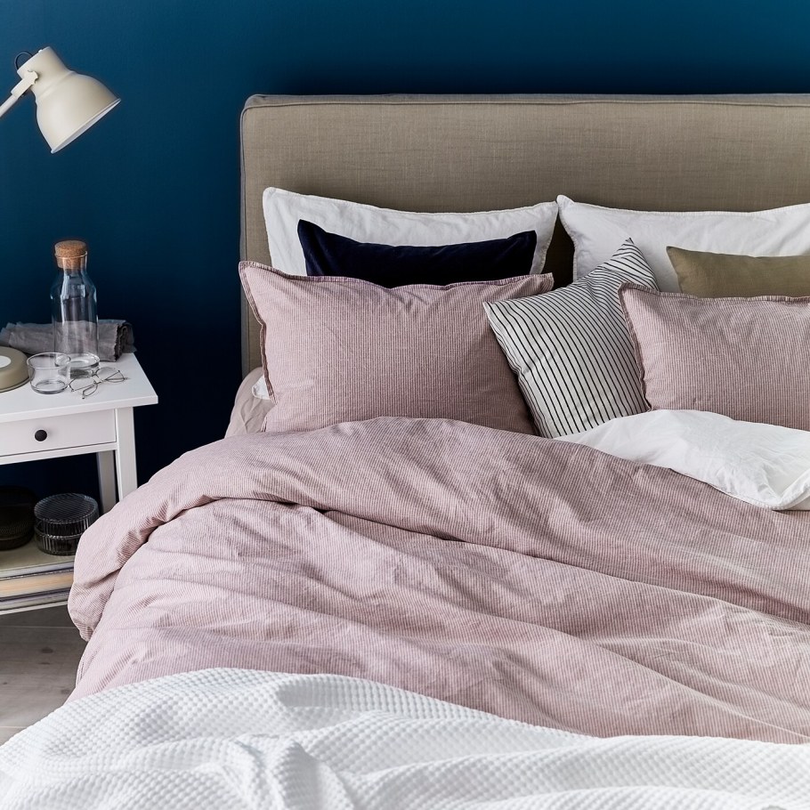 Песчаная кровать в спальне