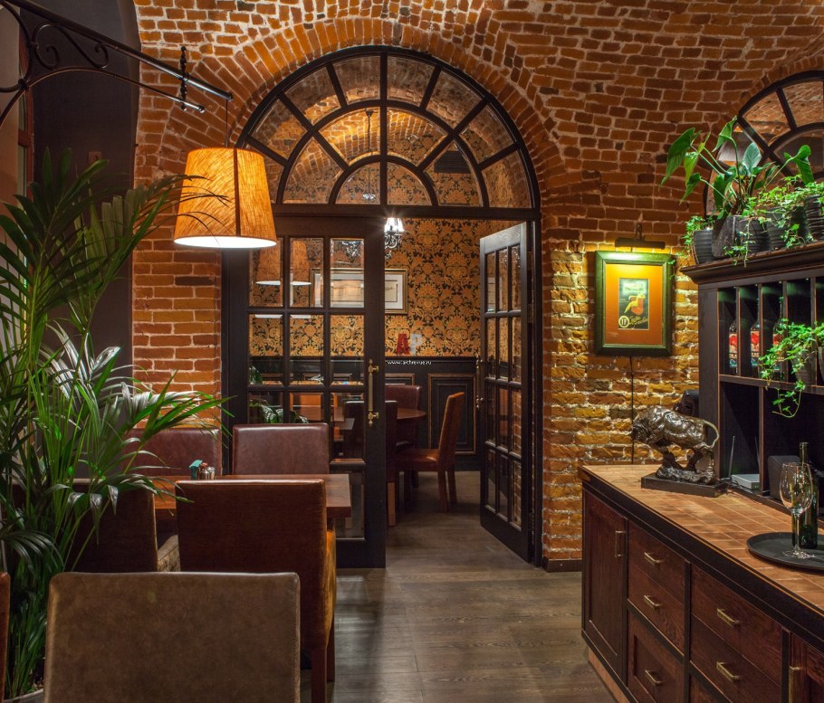Интерьер кафе в старинном стиле