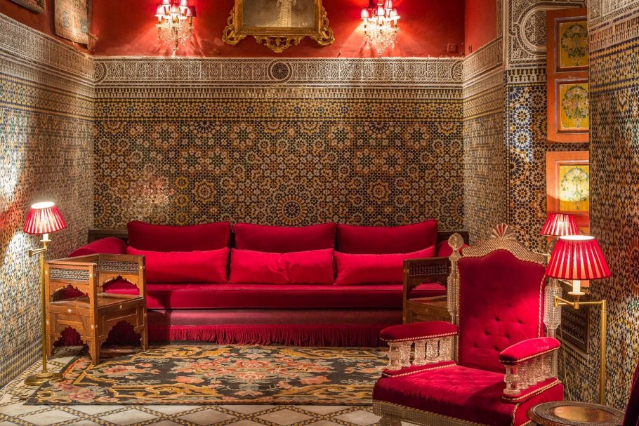 Восточный диван