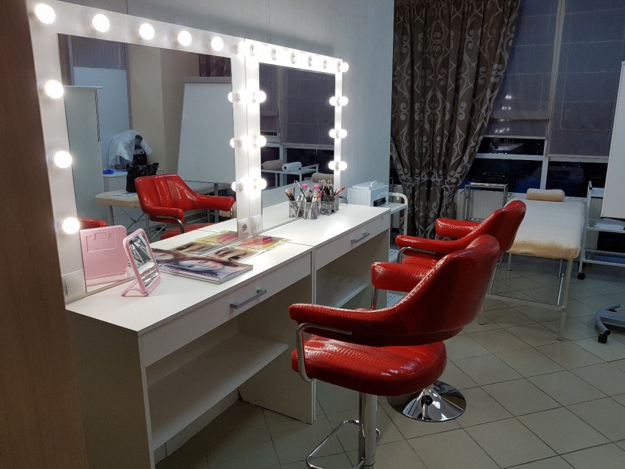 Студия бровей интерьер