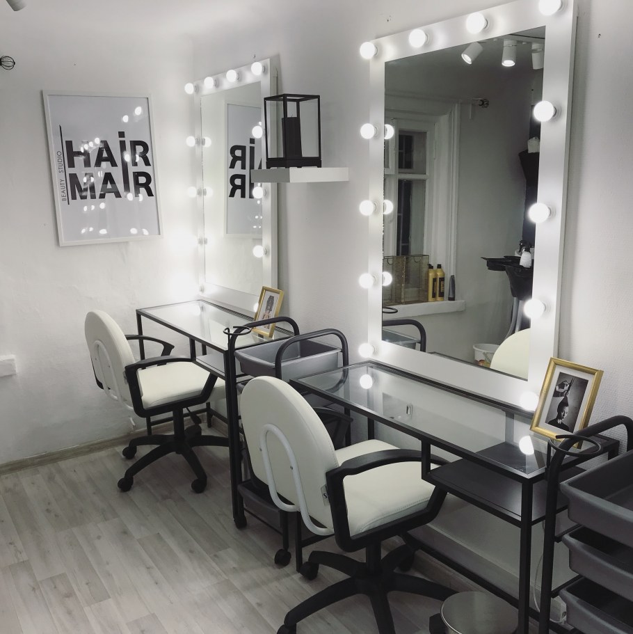 Интерьер студии по наращиванию ресниц и бровей