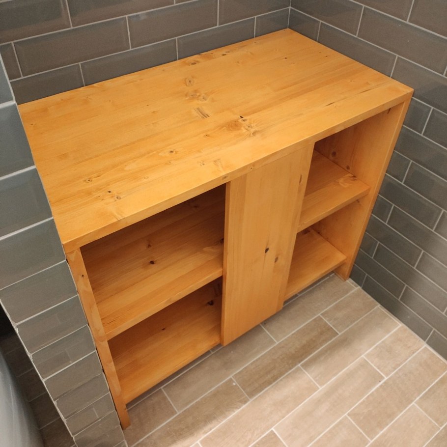 Открытая тумбочка