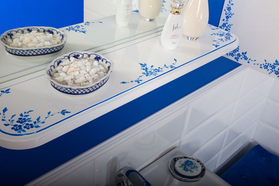 Гжель в интерьере кухни