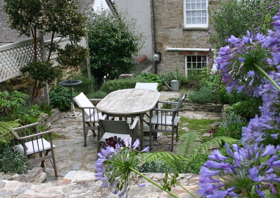 Малоуходный сад в стиле Прованс