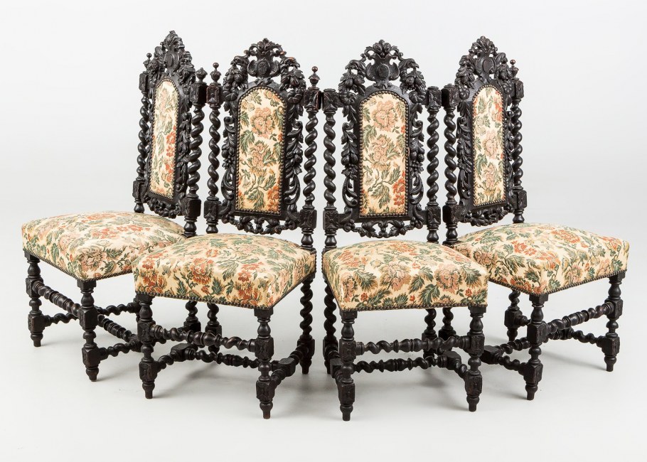 Стул в стиле рококо