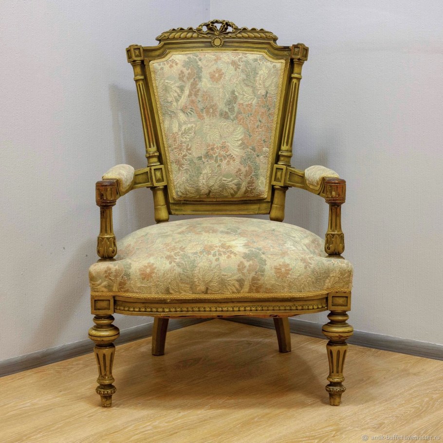 Будуарное кресло антик