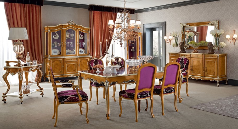 Парчовые кресла