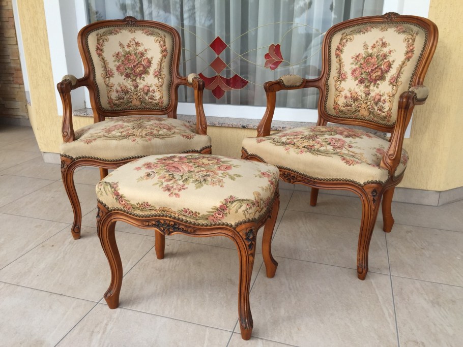 Скамейка в стиле рококо