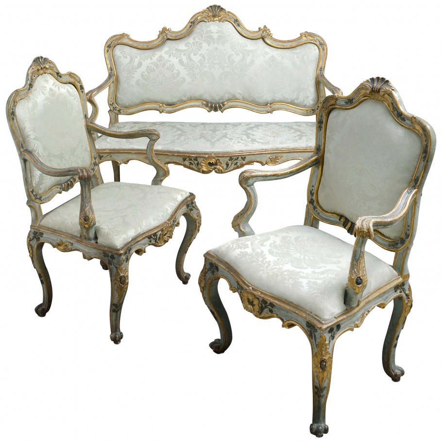 Вверх ногами стул рококо