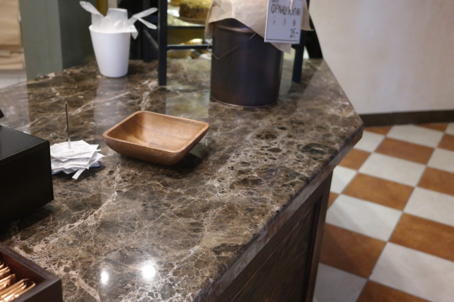 Столешница коричневый мрамор