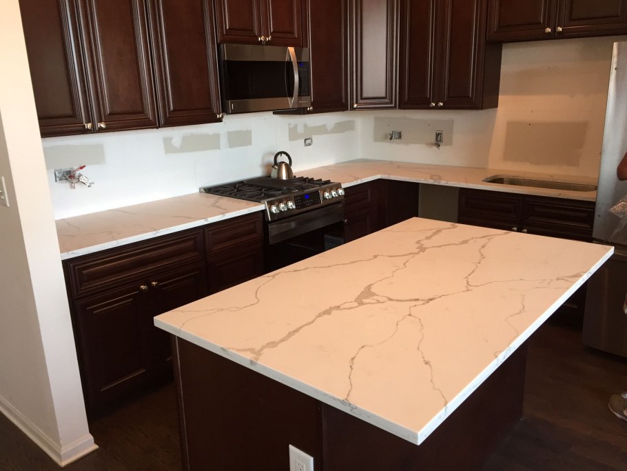 Столешница мрамор капучино