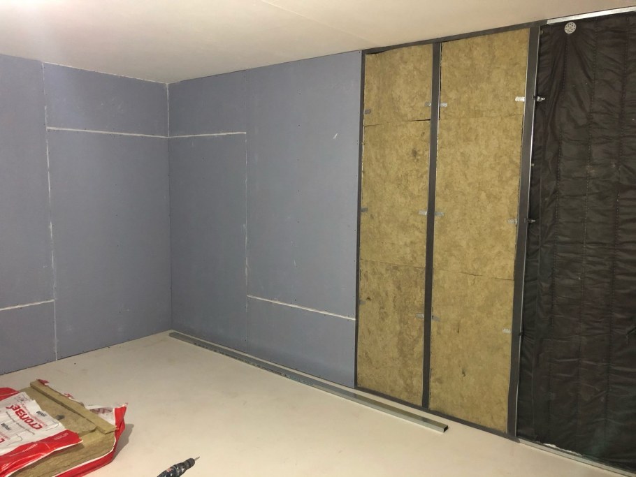 Битумная шумоизоляция для квартиры