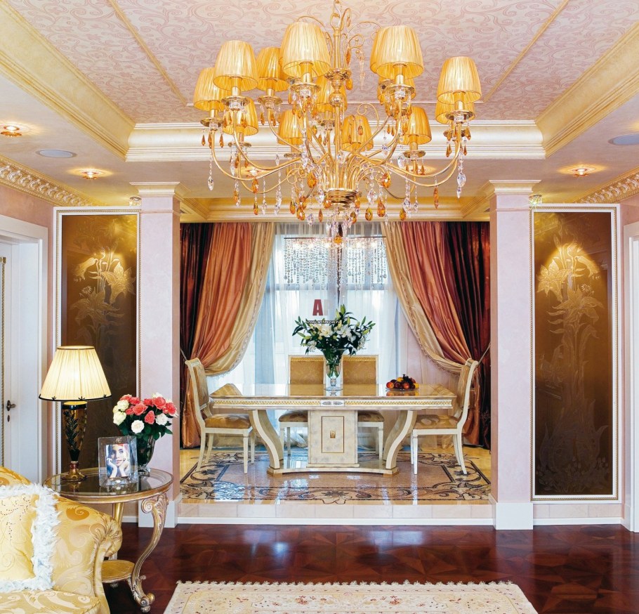 Гостиная с колоннами