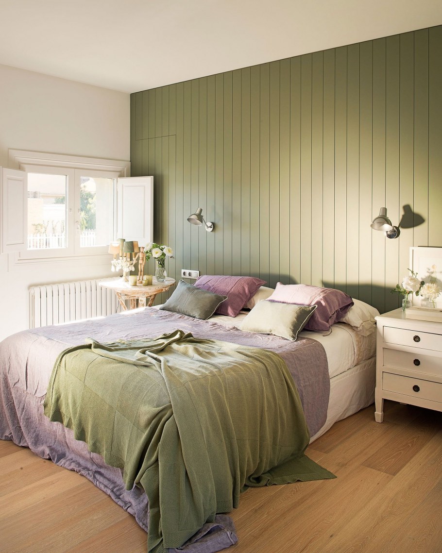 Фисташковые стены в спальне