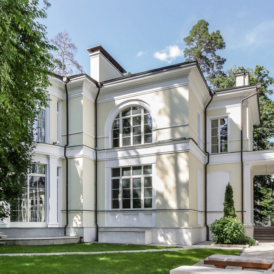 Дом Honka в стиле русской усадьбы