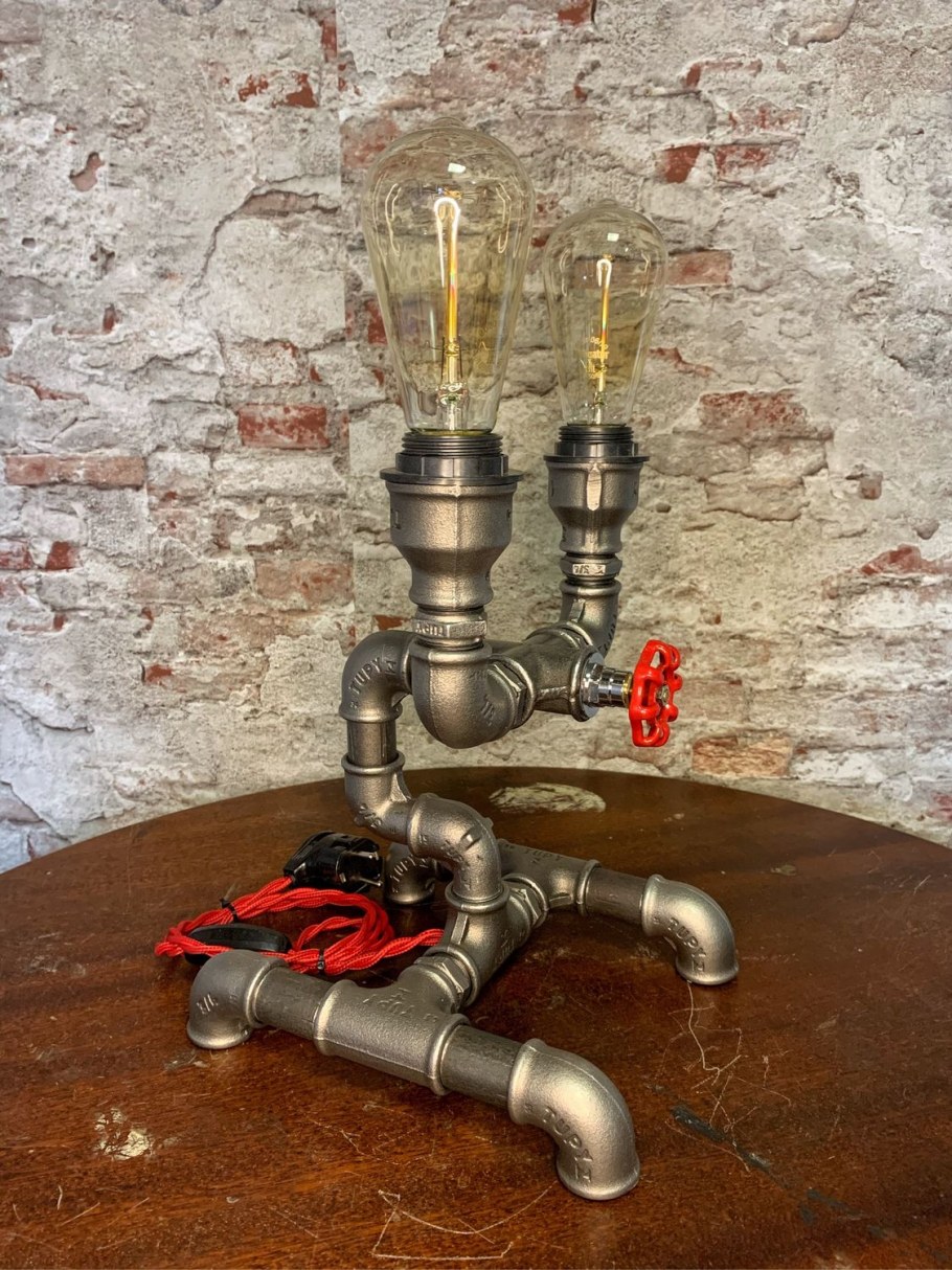 Настольный светильник в стиле лофт пайп