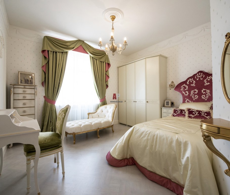 Комната для девочки в классическом стиле