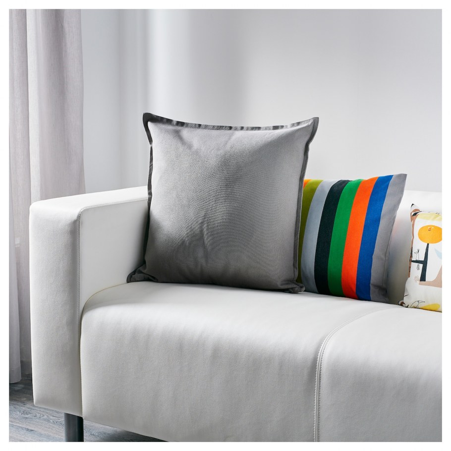 Подушки в гостиную