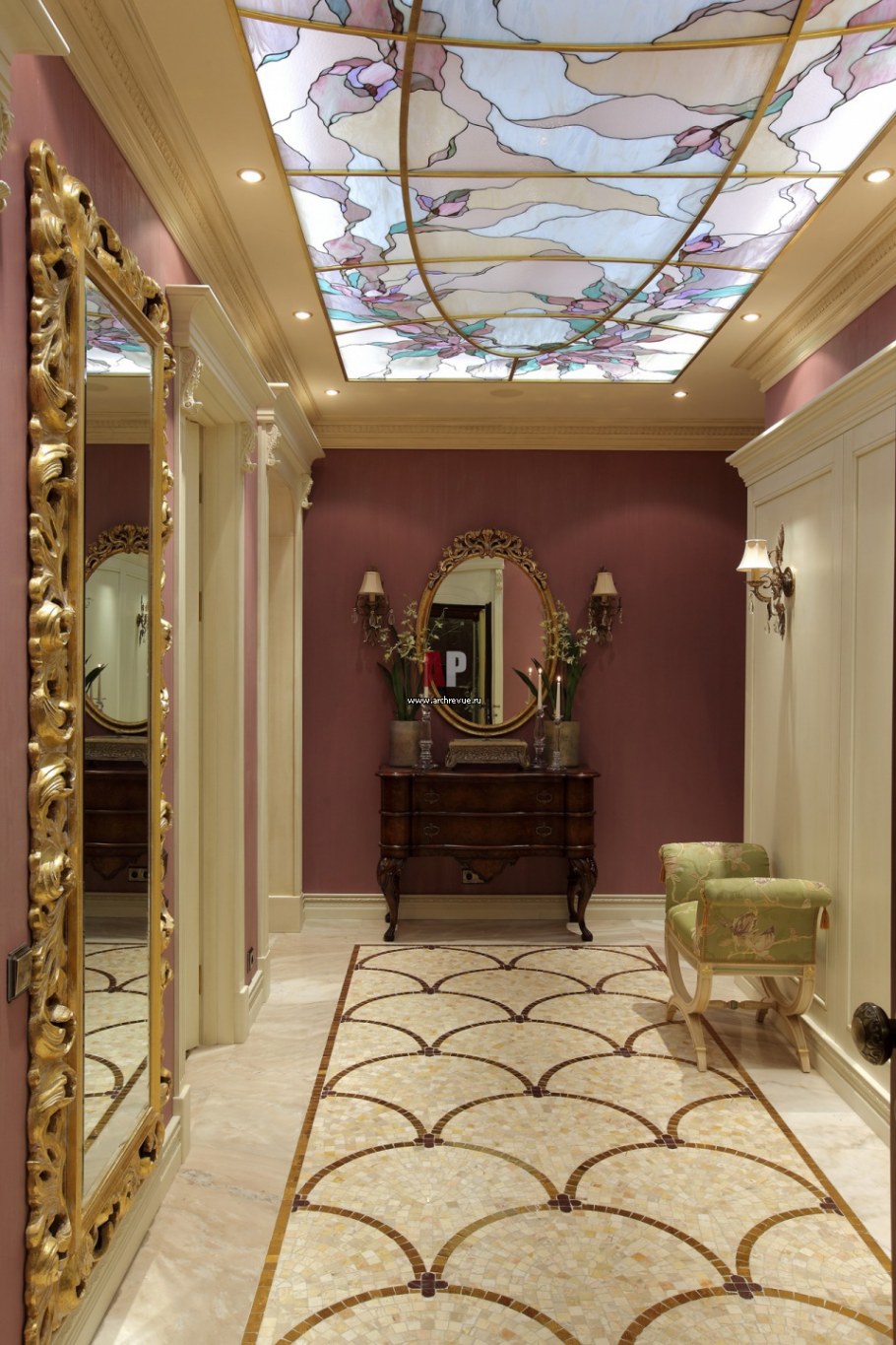 Витражный потолок в интерьере