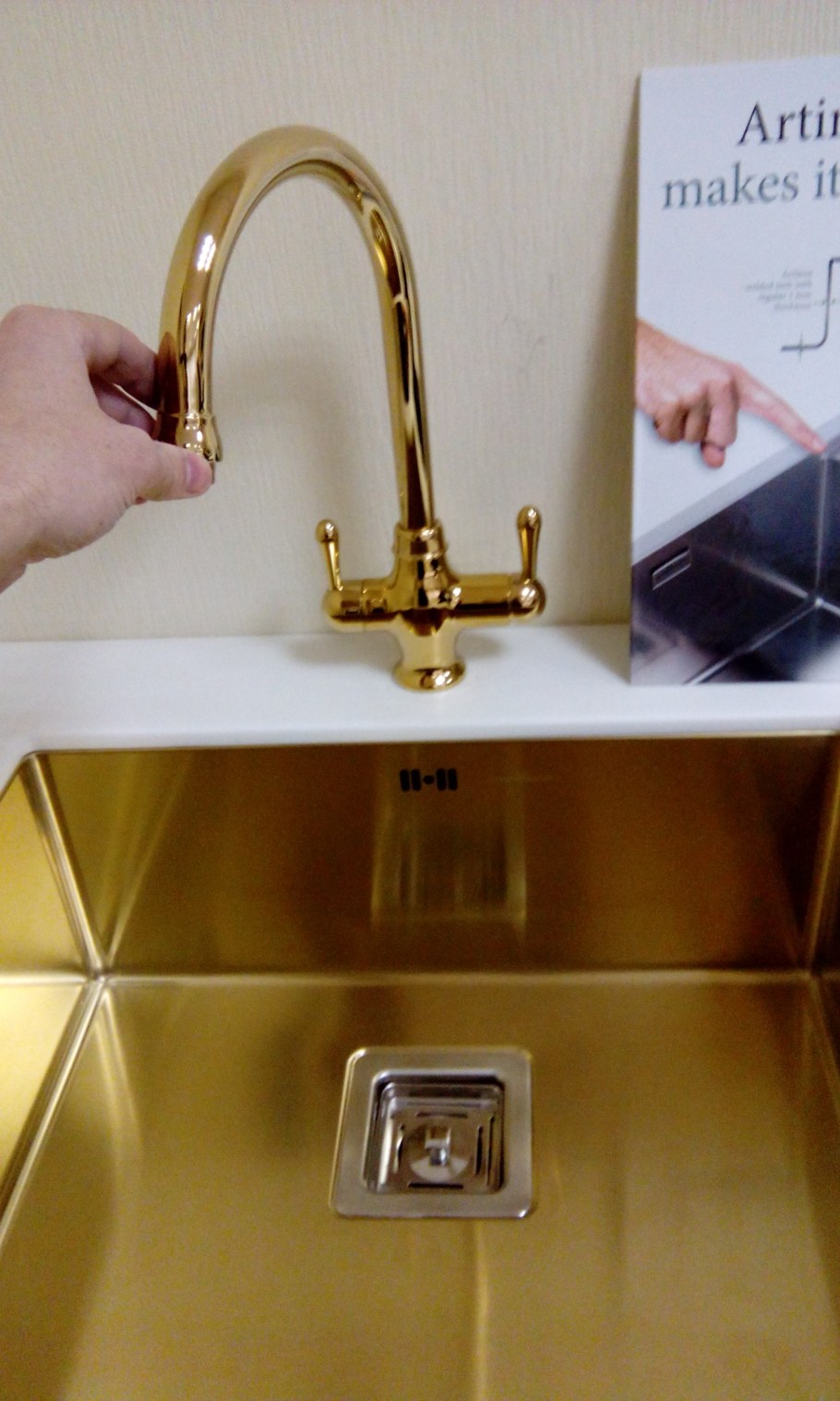 Омойкири золотой смеситель