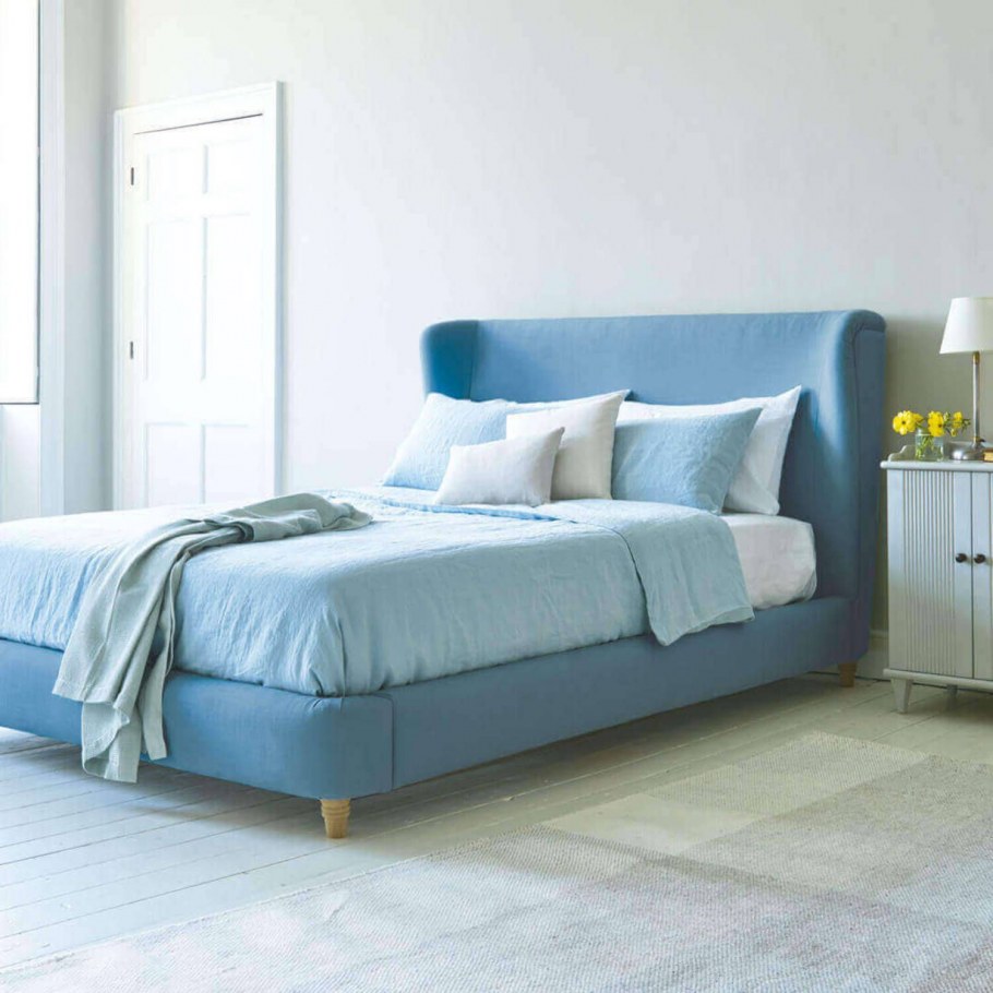 Светло синяя кровать