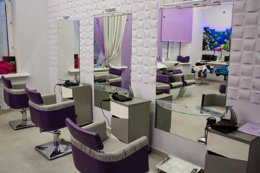 Интерьер парикмахерской эконом класса