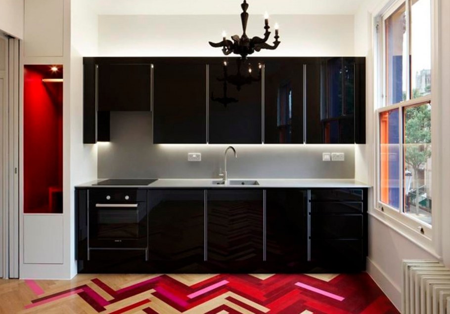 Черный глянцевый кухонный гарнитур