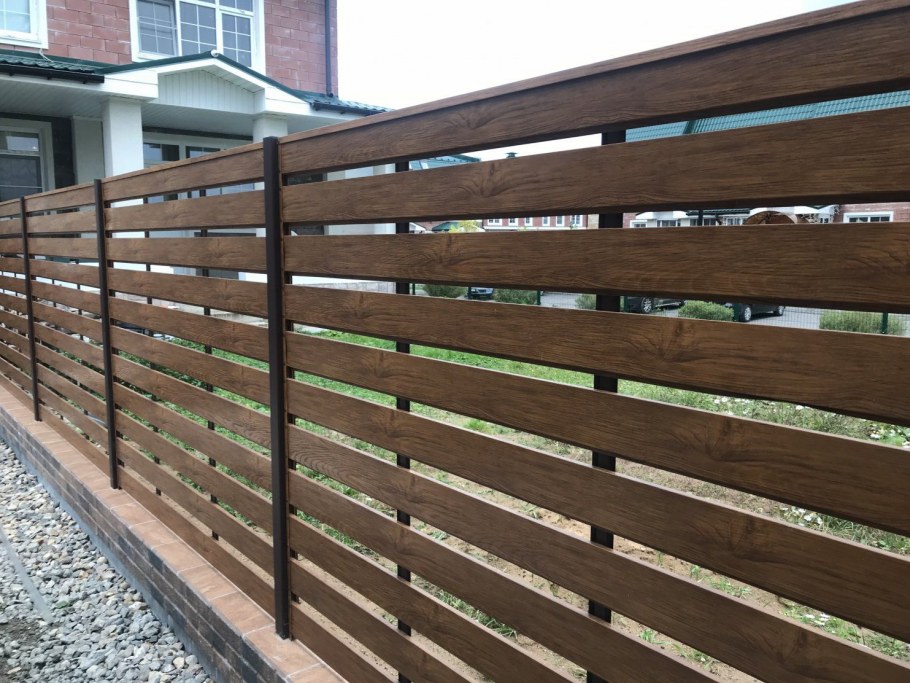 Американка забор из дерева