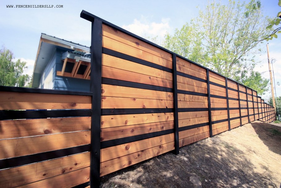 Забор из досок горизонтально