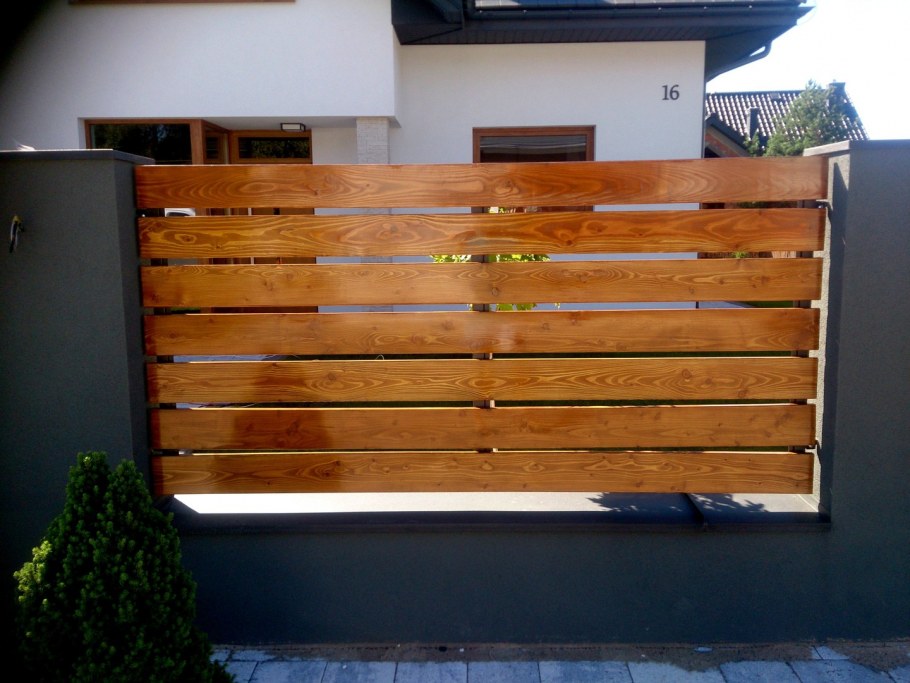 Штакетник из ДПК для забора