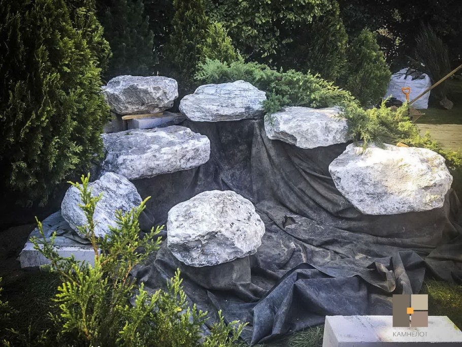 Чешская скалка альпинарий