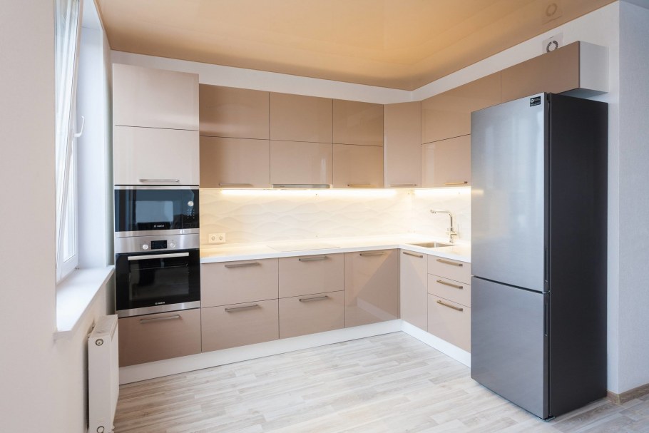 Кухни под потолок угловые