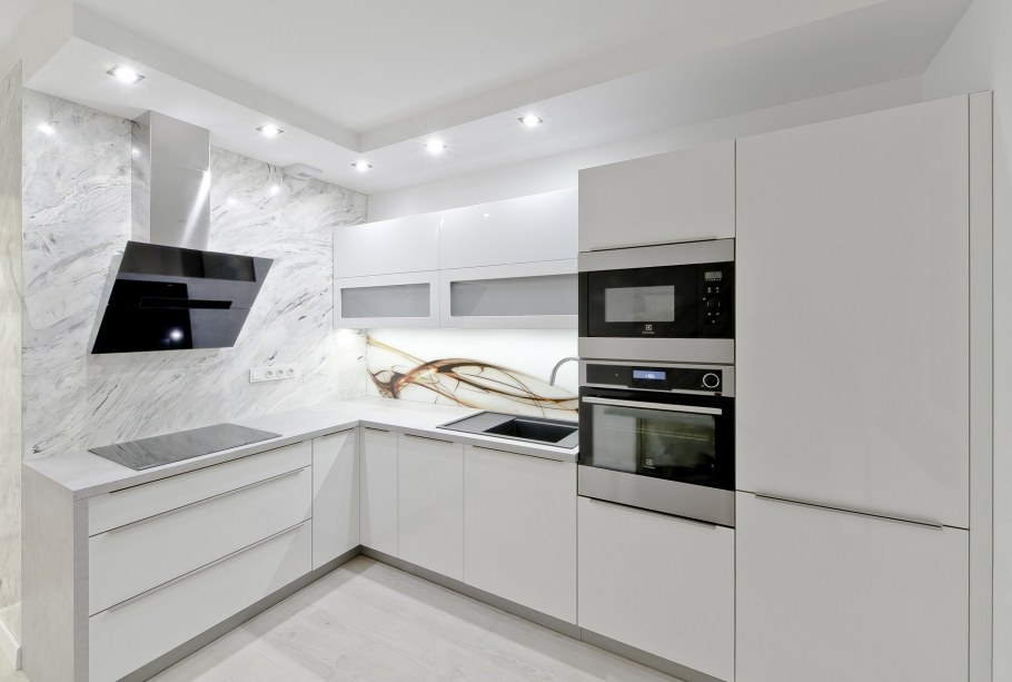 Кухни хайтек угловые белые